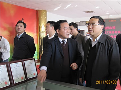 省政協(xié)副主席、省委組織部常務副部長武吉海先生一行蒞臨我公司視察指導工作