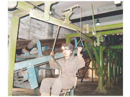 靜態(tài)上、下車裝置
